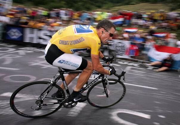 Lance Armstrong (USA US Postal Service) Radsport Herren Tour de France 2004, Straßenradsport, Straße, Rad, Zeitfahren, Einzelzeitfahren, Bergzeitfahren, Einzelbild Dhuez 16. Etappe Bourg d Oisans - L Alpe d Huez Dynamik,