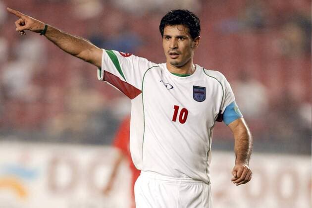 Ali Daei (Iran) gibt Anweisungen - NOT TO BE PUBLISHED IN CHINA Fußball Länderspiel Herren Asiancup 2004, Asian Cup, Asien, Asienmeisterschaft, Länderspiel, Spiel um Platz 3, drei Einzelbild Beijing Peking