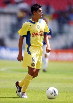 Alejandro Arguello Roa (America) am Ball Fußball Herren Primera Division Profesional 2004 2005, 1. Mexikanische Liga, Club America Mexico City, Vdig Einzelbild Mexico City, Mexiko Stadt