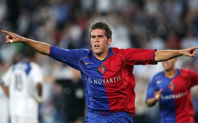 Benjamin Huggel (Basel) - Torjubel Fußball EC 1 Herren Champions League Qualifikation 2004 2005, Nationalliga A, NLA, 1. Schweizer Liga, FC Basel Einzelbild Basel Begeisterung, Freude,