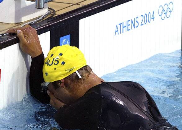 Ian Thorpe (Australien) vergießt nach seinem Olympiasieger einige Tränen Schwimmen OS Sommer Herren Olympische Sommerspiele Athen 2004, Olympia, Olympiade, Spiele, Schwimmsport, Aufmacher Einzelbild Maroussi Glück, Freude,