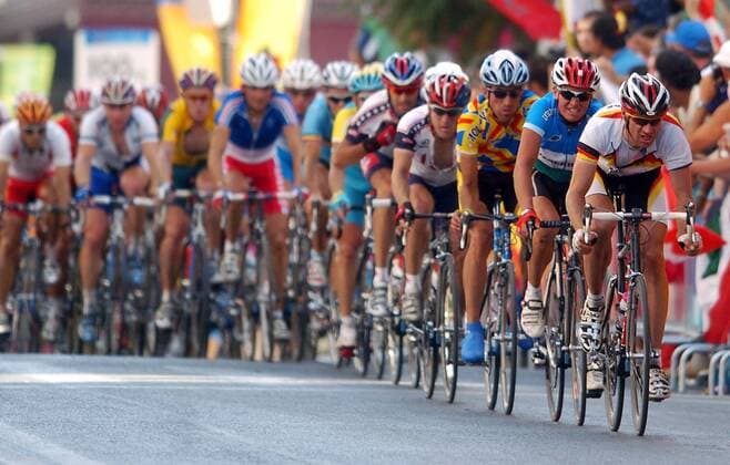Jens Voigt (Deutschland, re.) leistet Führungsarbeit Radsport OS Sommer Herren Olympische Sommerspiele Athen 2004, Olympia, Olympiade, Spiele, Straßenradsport, Straße, Rad Gruppe Straßenrennen, Nationaltrikot Athen