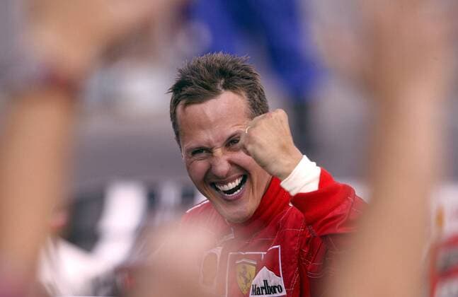 Michael Schumacher (Deutschland Ferrari) freut sich über seinen Sieg Motorsport Grand Prix Herren Großer Preis von Ungarn 2004, Formel 1 Weltmeisterschaft, F1, F, GP, WM Einzelbild Budapest Glück, Freude, Begeisterung,