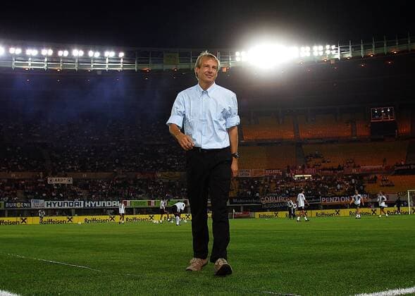 Bundestrainer Jürgen Klinsmann (Deutschland) - ein neuer Lichtblick? Fußball Länderspiel Herren Länderspiel 2004, Test, Testspiel, Freundschaftsspiel, Nationalmannschaft, Nationalteam, Vdig Einzelbild Wien