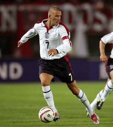 David Beckham (England) am Ball Fußball Länderspiel Herren Weltmeisterschaftsqualifikation 2004, Qualifikation, Länderspiel, Nationalmannschaft, Nationalteam Einzelbild Wien Dynamik,
