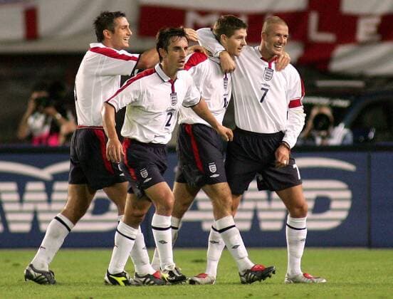 Torjubel England, v. re.: David Beckham, Steven Gerrard, Gary Neville und Frank Lampard Fußball Länderspiel Herren Weltmeisterschaftsqualifikation 2004, Qualifikation, Länderspiel, Nationalmannschaft, Nationalteam Gruppe Wien Freude,
