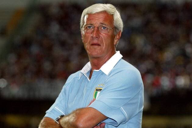 Nationaltrainer Marcello Lippi (Italien) verfolgt das Spielgeschehen - PUBLISHING RIGHTS FOR GERMAN MEDIA ONLY Fußball Länderspiel Herren Weltmeisterschaftsqualifikation 2004, Qualifikation, Länderspiel, Nationalmannschaft, Nationalteam, Einzelbild Palermo