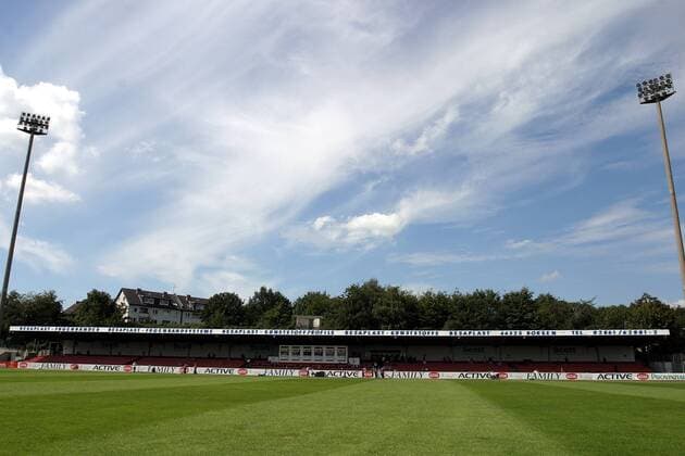 Fußball, Stadiongeschichte SC Fortuna Köln Das Kölner Südstadion - Heimspielstätte des SC Fortuna Köln Fußball Herren Oberliga Nordrhein 2004 2005 Totale Südstadion Köln