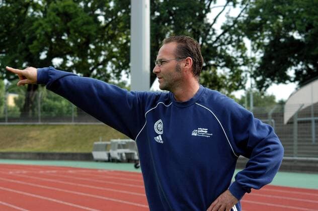 Fußball, Trainerhistorie, TeBe Berlin Trainer Theo Gries (Tennis Borussia) gibt Anweisungen Fußball Herren Oberliga NOFV Nord 2003 2004, Nordost, Staffel, Te Be, TB, TeBe, Vdig, Einzelbild Berlin