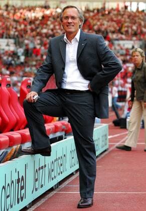 Teammanager Bernd Wehmeyer (HSV) lässig Fußball 1. BL Herren Saison 2004 2005, Hamburger SV, Hamburg, Vdig, Einzelbild Stuttgart