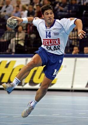 Bertrand Gille (Hamburg) - Torwurf Handball 1. BL Herren Saison 2004 2005, HSV Hamburg Einzelbild Hamburg Dynamik,