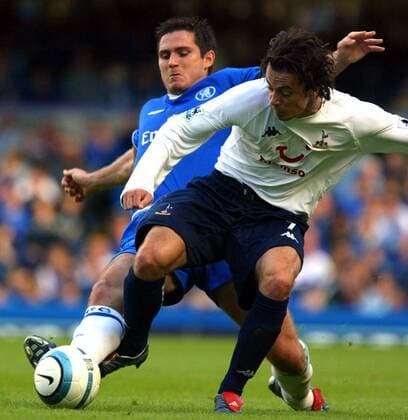 Simon Davies (re., Tottenham Hotspur) gegen Frank Lampard (Chelsea) Fußball Herren English Premier League 2004 2005, Chelsea FC London - Tottenham Hotspurs 0:0, Spurs, Vdig Gruppe London Dynamik, Kampf,