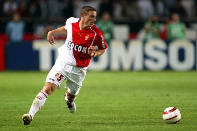 Diego Perez (Monaco) am Ball Fußball Herren Ligue Une 2004 2005, 1. Französische Liga, AS Monaco Einzelbild pan7221 Paris Dynamik,  