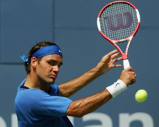 Roger Federer (Schweiz) - Rückhand Tennis Herren US Open 2004, Grand Slam, ATP-Tour, Finale, Endspiel Einzelbild Flushing Meadow, Meadows New York