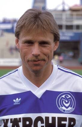 Michael Tönnies (MSV Duisburg) Fußball 1. BL Herren Saison 1991 1992, Vorstellung, Präsentation, Pressetermin, Porträttermin Porträt Duisburg