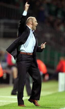 Trainer Thomas Schaaf (Bremen) - Torjubel Fußball EC 1 Herren Champions League 2004 2005, SV Werder Bremen Einzelbild Bremen Glück, Begeisterung, Freude,
