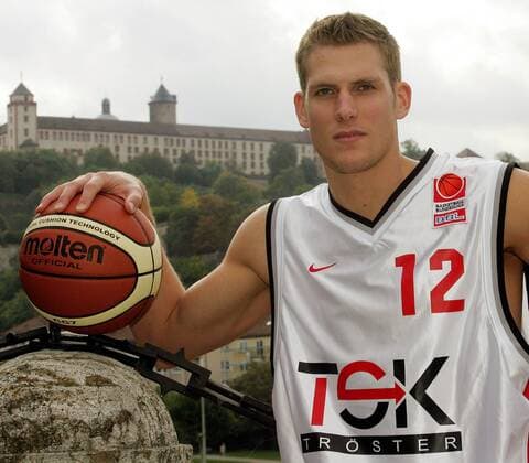 Nils Mittmann (Würzburg) Basketball 1. BL Herren BBL 2004 2005, TSK Würzburg X-Rays, XRays, Vorstellung, Präsentation, Pressetermin, Porträttermin Porträt Würzburg