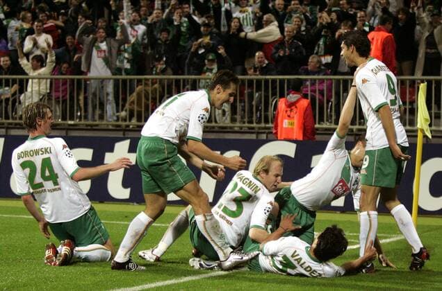 Torjubel Bremen, v.li.: Tim Borowski, Miroslav Klose, Ludovic Magnin, Nelson Haedo Valdez, Ivan Klasnic und Angelos Charisteas Fußball EC 1 Herren Champions League 2004 2005, SV Werder Bremen, Vdig Gruppe Bremen Freude, Begeisterung,