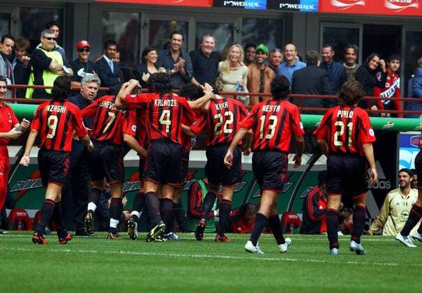 Torjubel Milan, v.li.: Filippo Inzaghi, Andriy Shevchenko, Kakha Kaladze, Kaka, Alessandro Nesta und Andrea Pirlo Fußball Herren Serie A 2004 2005, 1. Italienische Liga, AC Mailand, Vdig Gruppe Kakhaber, Kaladse, Jubel, jubeln, hinten Mailand, Rücken, Rückansicht, Rückennummer Freude,