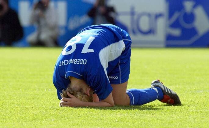 Viola Odebrecht (Potsdam) enttäuscht am Boden Fußball 1. BL Damen Saison 2004 2005, Frauen, Frauenfußball, 1. FFC Turbine Potsdam, Vdig Einzelbild Potsdam Enttäuschung,