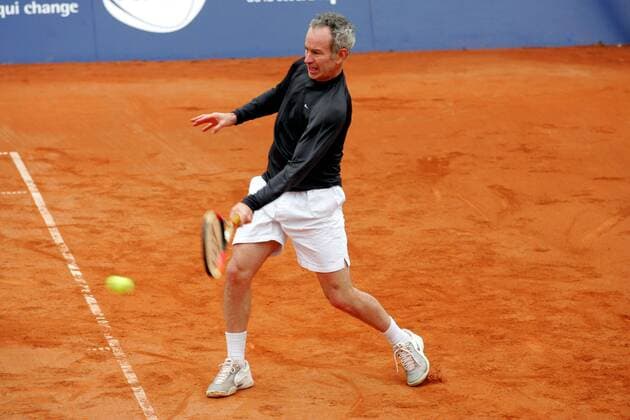 John McEnroe (USA) - Vorhand Tennis Herren Delta Tour of Champions 2004, ATP Seniors, Sand, Sandplatz, Sandplatztennis, Sandplatzturnier, Vdig Einzelbild pan7381 Paris  