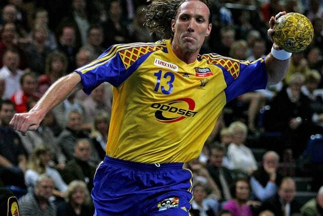 Staffan Olsson (Schweden) bei seinem Abschiedsspiel aus der Nationalmannschaft Handball Länderspiel Herren Länderspiel 2004, Freundschaftsspiel, Test, Testspiel, Abschied, Abschiedsspiel Einzelbild Kiel Dynamik,