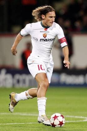 Francesco Totti (Roma) am Ball Fußball EC 1 Herren Champions League 2004 2005, AS Rom Einzelbild Leverkusen Dynamik,