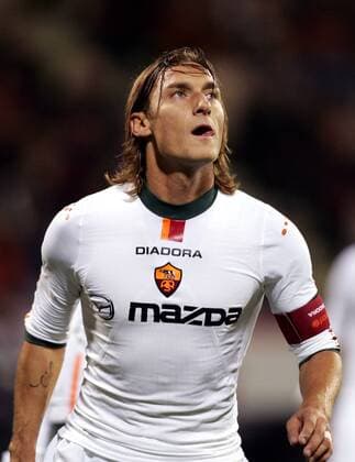 Francesco Totti (Roma) in Erwartung des Balles Fußball EC 1 Herren Champions League 2004 2005, AS Rom, Vdig Einzelbild Leverkusen