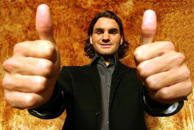 Roger Federer (Schweiz) - thumbs up Tennis Herren Studioshooting 2004, Studiotermin, Studioaufnahme, Studio, Fotostudio, Vdig Einzelbild Aufmacher Mainz