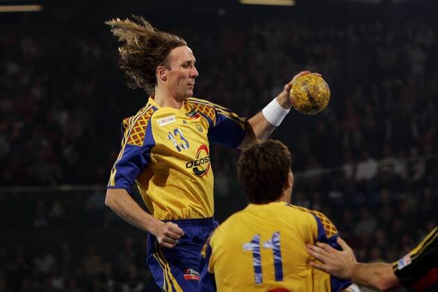 Staffan Olsson (Schweden) bei seinem Abschiedsspiel aus der Nationalmannschaft Handball Länderspiel Herren Länderspiel 2004, Freundschaftsspiel, Test, Testspiel, Abschied, Abschiedsspiel, Vdig Einzelbild Kiel Dynamik,