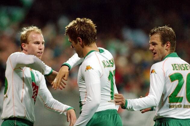Torjubel Bremen, v.li.: Ludovic Magnin, Torschütze Ivan Klasnic und Daniel Jensen Fußball EC 1 Herren Champions League 2004 2005, SV Werder Bremen Gruppe Bremen Freude,