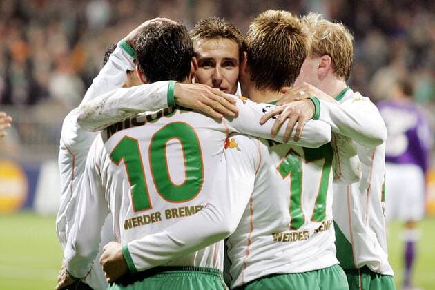 Torjubel Bremen, v.li.: Johan Micoud, Miroslav Klose, Ivan Klasnic und Ludovic Magnin Fußball EC 1 Herren Champions League 2004 2005, SV Werder Bremen Gruppe Bremen Begeisterung, Freude,
