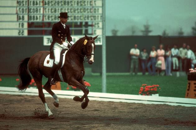 Dr. Rainer Klimke (BRD) auf Ahlerich Pferdesport EM Herren Europameisterschaft 1983, Reiten, Reitsport, Dressur, Dressurreiten, Vdia Einzelbild Aachen