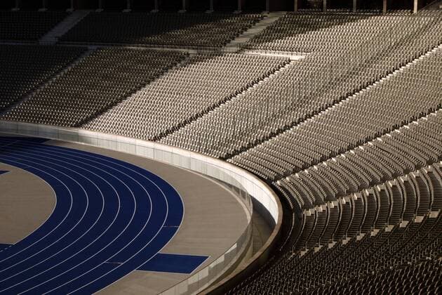 Das Berliner Olympiastadion - Innenansicht Fußball 1. BL Herren Saison 2004 2005, Hertha BSC Berlin Totale Olympiastadion Berlin Leere,