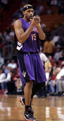 Vince Carter (Toronto Raptors) - PUBLICATION ONLY FOR GERMAN, SWISS, AUSTRIAN AND HUNGARIAN MEDIA (Icon5349863) Basketball Herren NBA 2004 2005, Toronto Raptors Einzelbild Miami EDITORIAL USE ONLY
