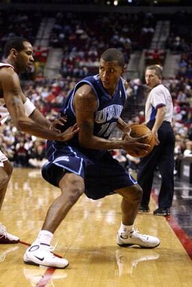 Raja Bell (Utah Jazz) am Ball - PUBLICATION ONLY FOR GERMAN, SWISS, AUSTRIAN AND HUNGARIAN MEDIA (Icon7198006) Basketball Herren NBA 2004 2005, Einzelbild Portland EDITORIAL USE ONLY