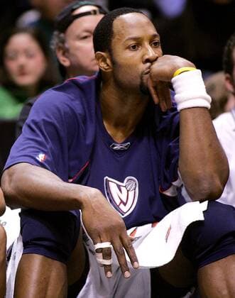 Alonzo Mourning (New Jersey Nets) nachdenklich - PUBLICATION ONLY FOR GERMAN, SWISS, AUSTRIAN AND HUNGARIAN MEDIA (Icon7894593) Basketball Herren NBA 2004 2005, New Jersey Nets Einzelbild New Jersey Nachdenklichkeit, Enttäuschung, EDITORIAL USE ONLY
