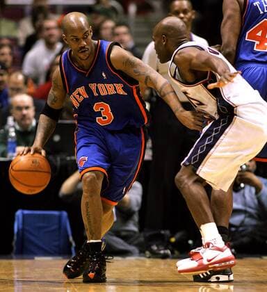 Stephon Marbury (New York Knicks, li.) gegen Vaughn (New Jersey Nets) - PUBLICATION ONLY FOR GERMAN, SWISS, AUSTRIAN AND HUNGARIAN MEDIA (Icon7894915) Basketball Herren NBA 2004 2005, New Jersey Nets - New York Knicks 79:87 Gruppe East Rutherford EDITORIAL USE ONLY