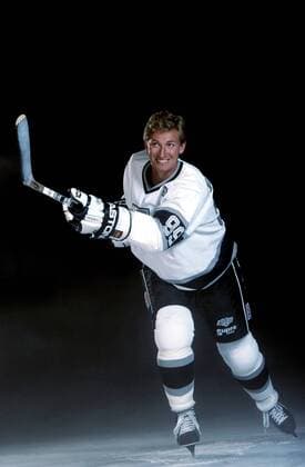 Wayne Gretzky (Los Angeles Kings) - PUBLICATION ONLY FOR GERMAN, SWISS, AUSTRIAN AND HUNGARIAN MEDIA (Icon5590208) Eishockey Herren NHL 1992 1993, Los Angeles Kings, LA, L.A., Shooting, Fotoshooting, Fototermin Einzelbild Legende, Eishockeylegende, Eishockeylegenden Aufmacher EDITORIAL USE ONLY