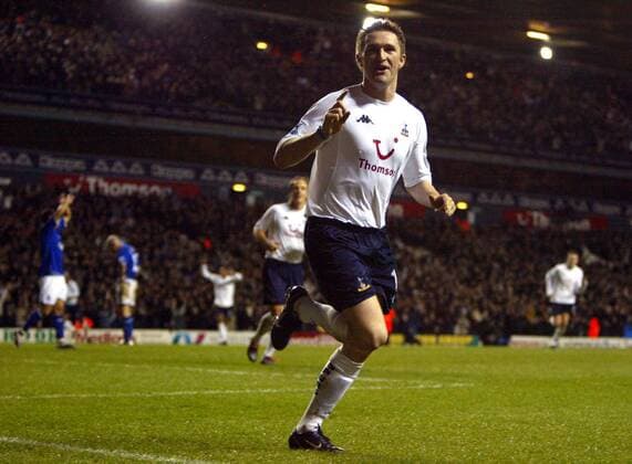 Torschütze Robbie Keane (Tottenham Hotspur) feiert die 4:1-Führung Fußball Herren English Premier League 2004 2005, 1. Englische Liga, Tottenham Hotspurs, Spurs, Vdig, Einzelbild London Freude,
