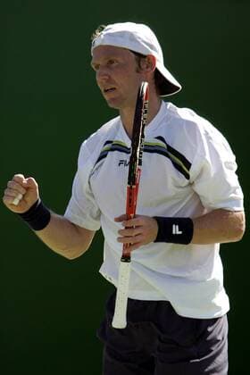 Rainer Schüttler (Deutschland) freut sich über das Erreichen der 2. Runde Tennis Herren Australian Open 2005, ATP Tour, Grand Slam, Einzelbild Melbourne Freude,