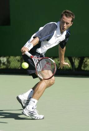 Philipp Kohlschreiber (Deutschland) - Rückhand Tennis Herren Australian Open 2005, ATP Tour, Grand Slam, Hartplatz, Hardcourt, Hartplatztennis, Hartplatzturnier Einzelbild Melbourne Dynamik,