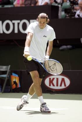 Thomas Haas (Deutschland) - Rückhand Tennis Herren Australian Open 2005, ATP Tour, Grand Slam, Hartplatz, Hardcourt, Hartplatztennis, Hartplatzturnier Einzelbild Melbourne