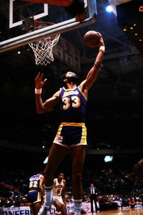 Kareem Abdul Jabbar (Los Angeles Lakers) - Korbwurf - PUBLICATION ONLY FOR GERMAN, SWISS, AUSTRIAN AND HUNGARIAN MEDIA (Icon5921993) Basketball Herren NBA 1981 1982, Los Angeles Lakers , L.A. LA, Vdia Einzelbild EDITORIAL USE ONLY