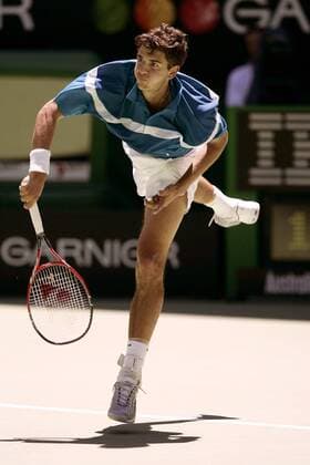 Mario Ancic (Kroatien) - Aufschlag Tennis Herren Australian Open 2005, ATP Tour, Grand Slam, Hartplatz, Hardcourt, Hartplatztennis, Hartplatzturnier Einzelbild Melbourne Dynamik,