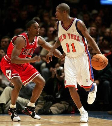 Jamal Crawford (New York Knicks, re.) gegen Ben Gordon (Chicago Bulls) - PUBLICATION ONLY FOR GERMAN, SWISS, AUSTRIAN AND HUNGARIAN MEDIA (Icon7895153) Basketball Herren NBA 2004 2005, New York Knicks - Chicago Bulls 86:88, NY, N Y Gruppe New York Dynamik, EDITORIAL USE ONLY