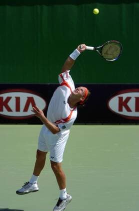 David Nalbandian (Argentinien) - Aufschlag Tennis Herren Australian Open 2005, ATP Tour, Grand Slam, Vdig Einzelbild Melbourne