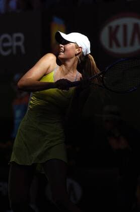 Maria Sharapova (Rußland) - Vorhand Tennis Damen Australian Open 2005, WTA Tour, Grand Slam, Einzelbild Melbourne Dynamik,