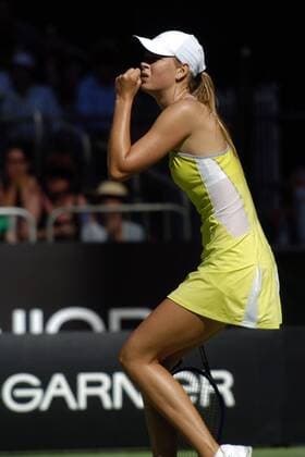 Maria Sharapova (Rußland) jubelt Tennis Damen Australian Open 2005, WTA Tour, Grand Slam, Einzelbild Melbourne Freude, Begeisterung,