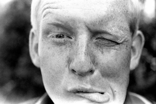 Karl Heinz Schnellinger (BR Deutschland) schneidet eine Grimasse Fußball WM Herren Weltmeisterschaft 1966, Nationalmannschaft, Nationalteam, BRD Porträt Komik